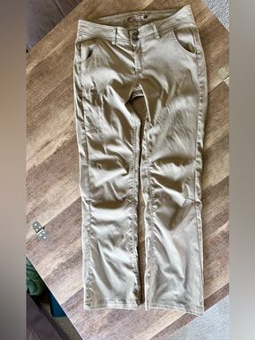 Prana Halle Outdoor/Hiking Pants women size 6 regular (missing one pocket snap)